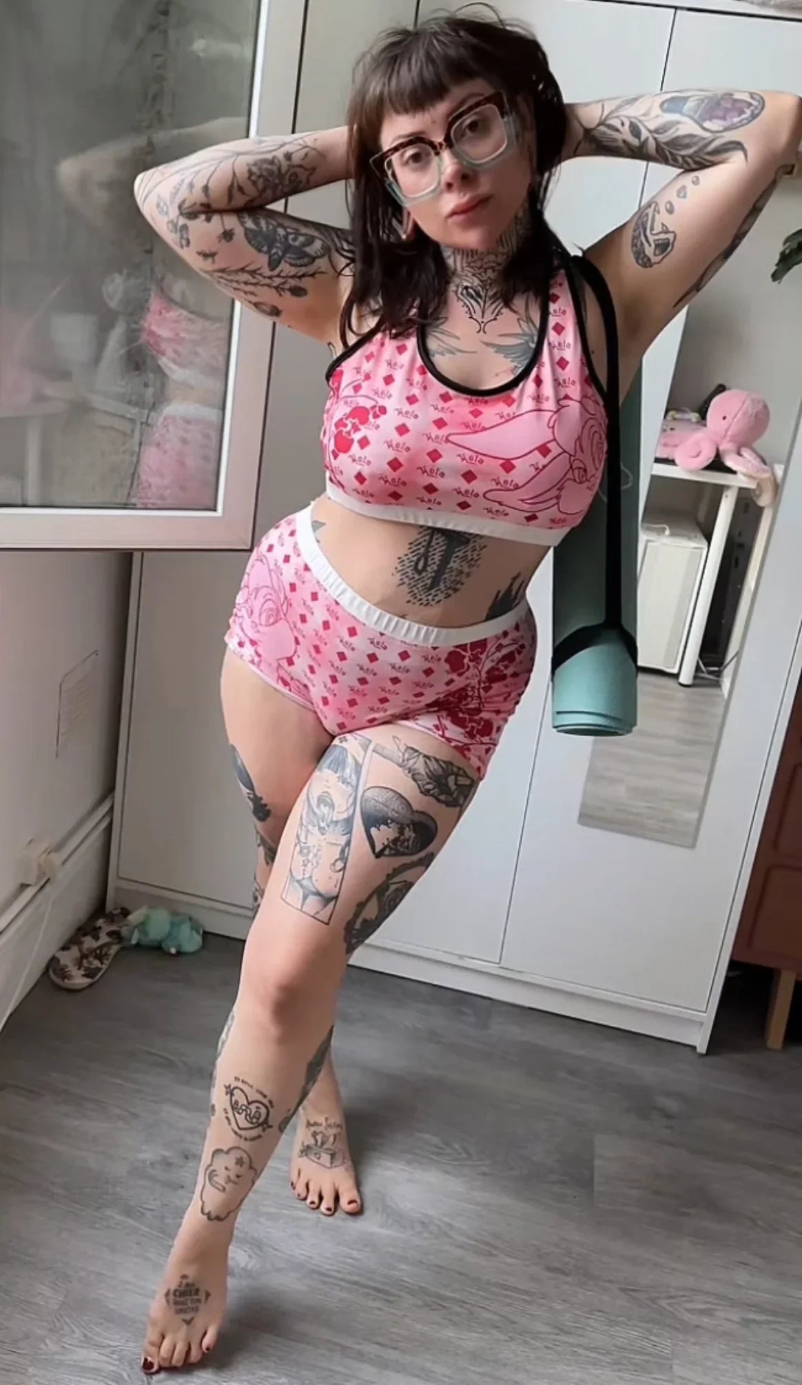 Looney Tunes Pink Lola Women's Workout Set