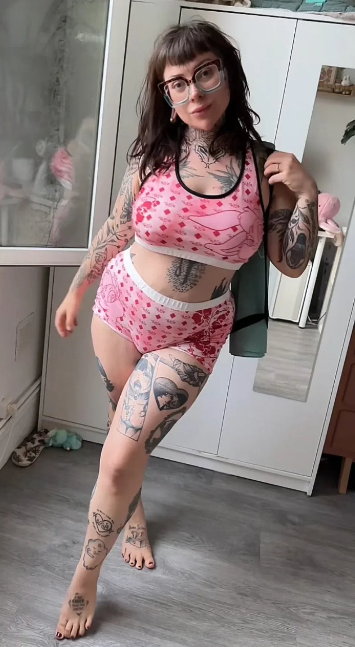 Looney Tunes Pink Lola Women's Workout Set